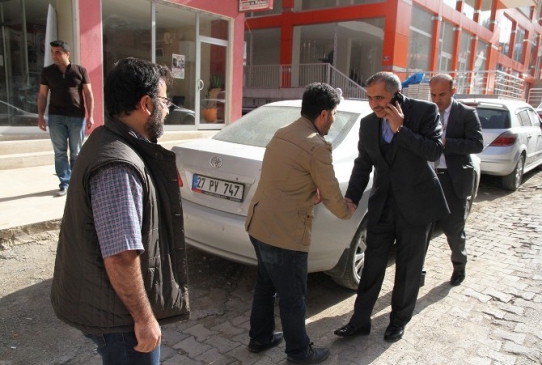 Mardin'de Vali Koçak, Mardin Gazeteci ve Yazarlar Cemiyeti'ni Ziyaret Etti