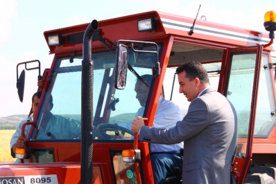 Dörtyol Kaymakamı Soytürk, Çiftçileri Tarlada Ziyaret Etti