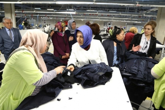 Aksaray'da Kadın Platformu, Organize Sanayi Bölgesi'ndeki Fabrikaları Ziyaret Etti