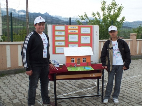 Niğde Ulukışla'da Hasangazi Ortaokulu'nda TÜBİTAK Bilim Fuarı Düzenlendi