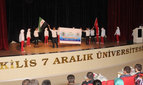 Kilis'te Gönüllerin Kardeşliği Topluluğu, Suriyeli Yetimler İçin Program Düzenledi