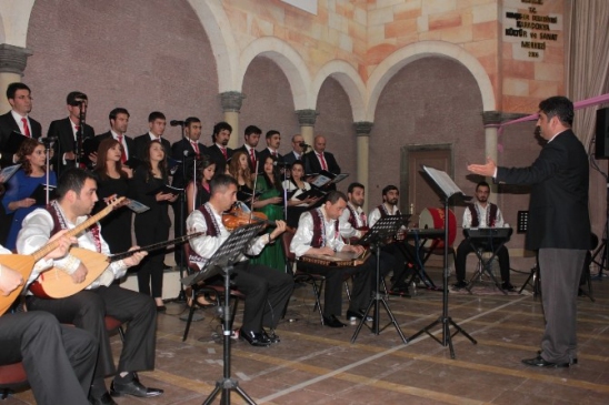 Nevşehir Belediyesi Türk Halk Müziği Korosu, Çeşitli Meslek Gruplarının Katılımıyla Çalışmalarını Sürdürüyor