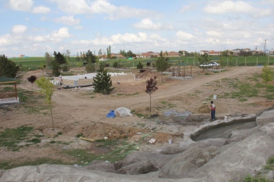 Sarıkaya'da Kurugöl Mevkiinde Modern Mesire Alanı Çalışmaları Hızla İlerliyor