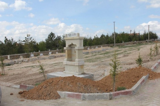 Yozgat Sarıkaya Belediyesi Yeni Mezarlık Alanındaki Çevre Düzenlemesi Tamamlanıyor