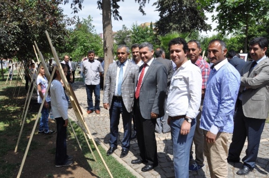 Kızıltepe'de Çağıl Ortaokulu Öğrencileri Resim Sergisi Açtı