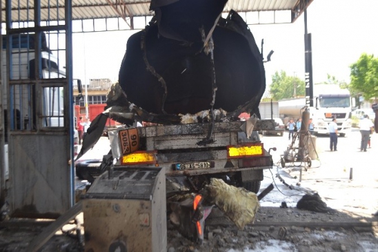 Osmaniye Ek Sanayi Sitesi'nde Asfalt Tankerinin Patlaması Sonucu 4 Yaralı