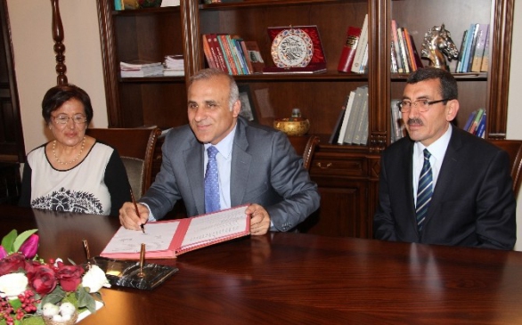 Elazığ'da Hayırsever Gönül Tangülü, 1 Milyon Lira ile Okul Yaptıracak