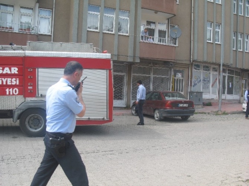 Tokat Niksar'da Park Halindeki Otomobilden Sızan Gaz Paniğe Neden Oldu