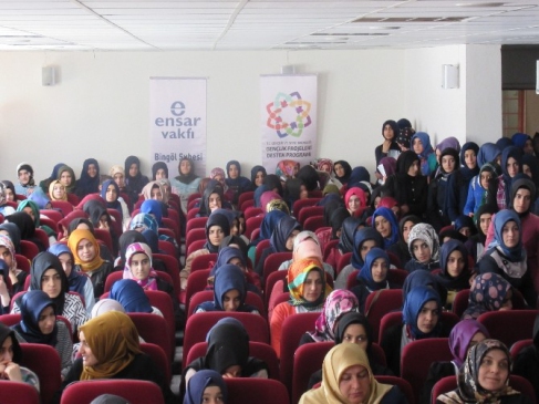 Bingöl Merkez'de İmam Hatip Öğrencilerine Yönelik Namaz Bilinci Semineri Düzenlendi