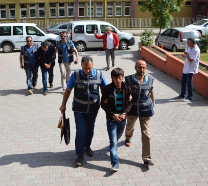 Karabük Eflani'de Şantaj Nedeniyle İntihar Eden TIR Şoförü, 2 Kişi Gözaltına Alındı