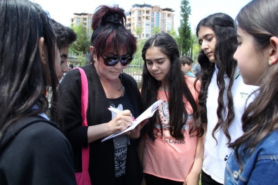 Elazığ'da 8. Uluslararası Çayda Çıra Film Festivali'ne Katılan Ünlü Sanatçılar Harput'u Ziyaret Etti