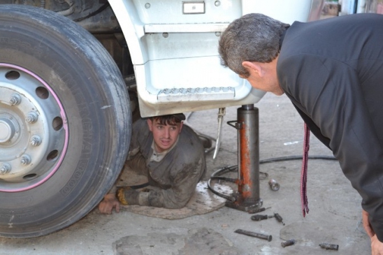 Afyonkarahisar'da AK Parti Milletvekili Halil Ürün, Esnafı Ziyaret Etti
