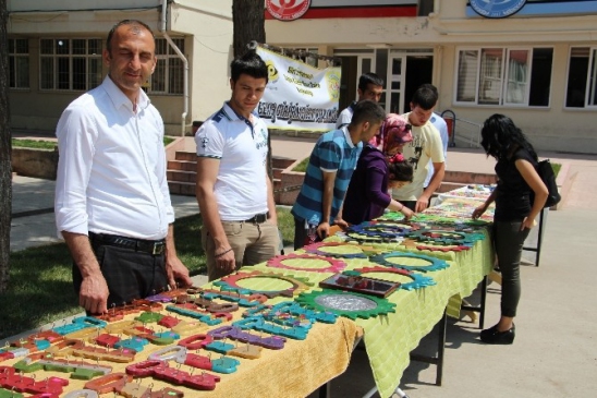 Siirt'te Engelli Öğrencilerin Yıl Sonu Sergisi Büyük İlgi Gördü