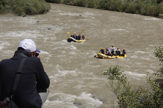 Hakkari'de Gençlik Haftası Kapsamında Rafting Etkinliği Gerçekleştirildi