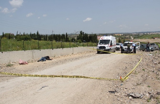 Karabük Safranbolu'da Mezarlık Duvarının Kenarında Bir Erkek Cesedi Tespit Edildi