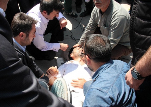 Elazığ'da İşçilerin Açlık Grevine Destek İçin Aileleri Yürüyüş Düzenledi