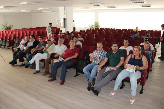 Hatay İskenderun'da Geç Gelen Başkan Sebebiyle Gazeteciler Toplantıyı Terk Etti