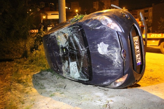 Bartın'da Kontrolden Çıkan Araç Şarampole Uçtu, 1 Yaralı