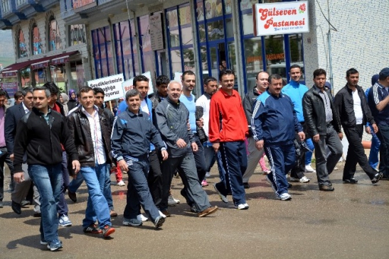 Gümüşhane Kelkit'te Gençlik Haftası Kapsamında Sağlıklı Yaşam Yürüyüşü Yapıldı