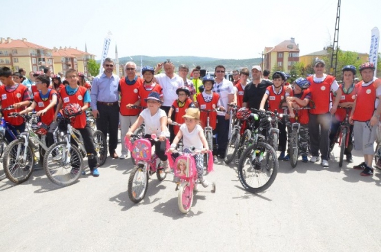 Bozüyük'te 19 Mayıs Gençlik ve Spor Bayramı İçin Bisiklet Turu Etkinliği Gerçekleştirildi