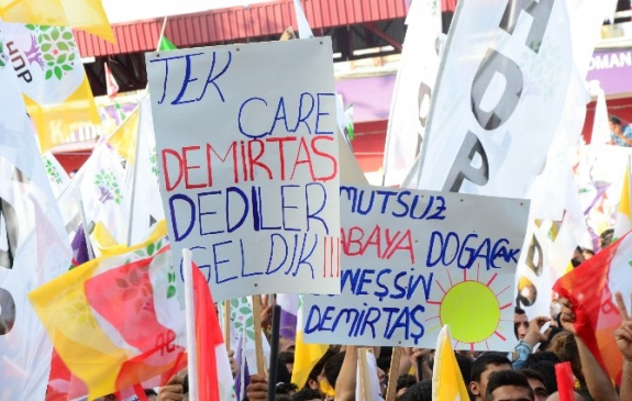 Mersin Adana'da HDP Binalarına Yönelik Saldırılar Büyük Bir Tehdit