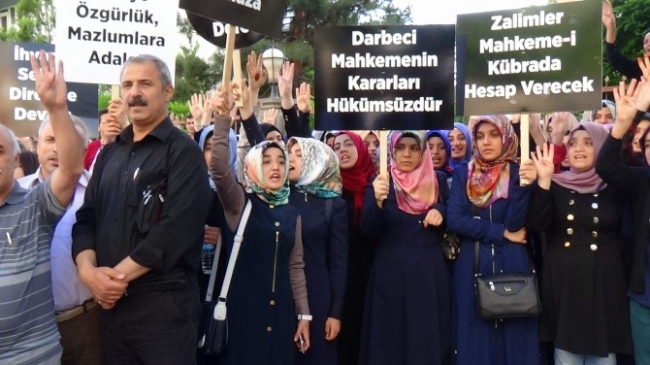 Siirt'te Mısır'daki İdam Kararlarına Tepki Gösteren Vatandaşlar Toplandı