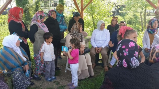 Düzce'de AK Parti Adayı Ayşe Keşir, Ev Ziyaretlerine Önem Veriyor