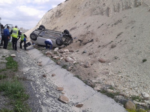 Sivas Gürün'de Trafik Kazasında 3 Kişi Yaralandı