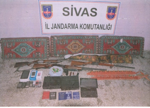 Sivas Kangal'da Jandarma Ekipleri Tarafından Hırsızlık Operasyonunda 6 Gözaltı Yapıldı.