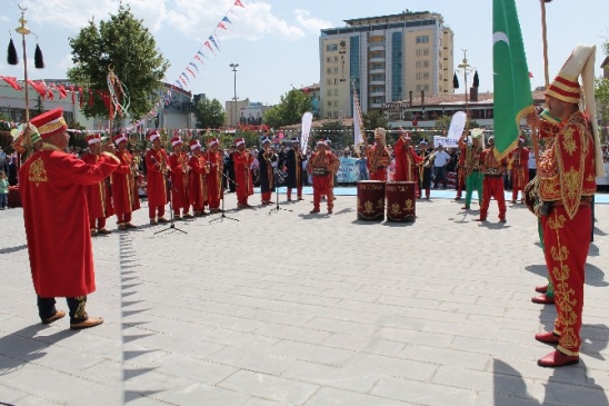 Niğde'de 19 Mayıs Atatürk'ü Anma ve Gençlik Spor Bayramı Coşkuyla Kutlandı