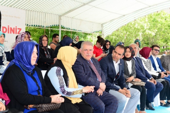 Kahramanmaraş Onikişubat'ta Gençlik Haftası Kapsamında Sokak Basketbolu Turnuvası Düzenlendi