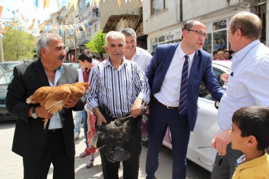Kütahya Hisarcık'ta Düğünde Gelin Arabası Şoförü Tavuk İstedi