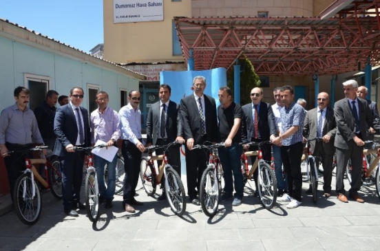 Hakkari'de Öğrencilere 150 Adet Bisiklet Dağıtılacak Protokolü İmzalandı