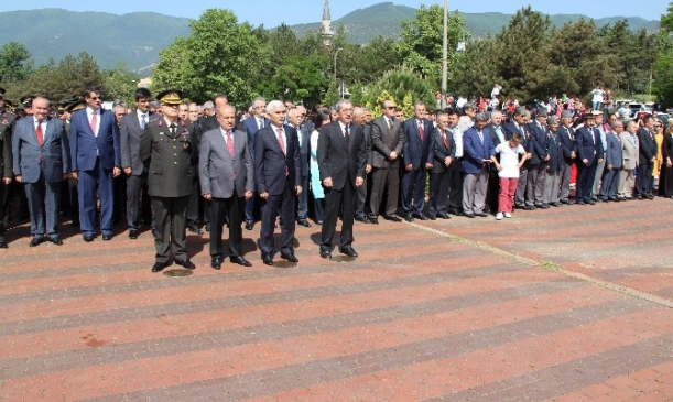 Karabük'te 19 Mayıs Atatürk'ü Anma Gençlik ve Spor Bayramı Töreni Düzenlendi