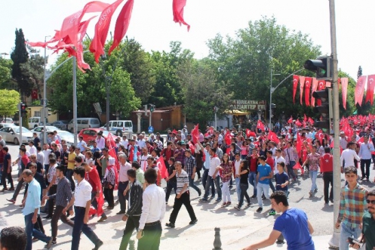Gaziantep'te 19 Mayıs Bayramı Kutlamaları Kapsamında Gençlik Yürüyüşü Gerçekleştirildi