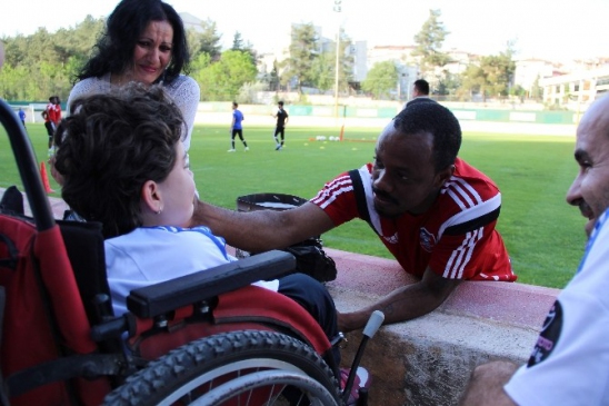 Karabük'te Kardemir Karabükspor İdmanında Engelli Taraftar Gözyaşlarına Boğuldu