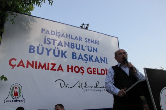 Kadir Topbaş, Çanakkale'nin Çan ilçesinde vatandaşlarla bir araya geldi.