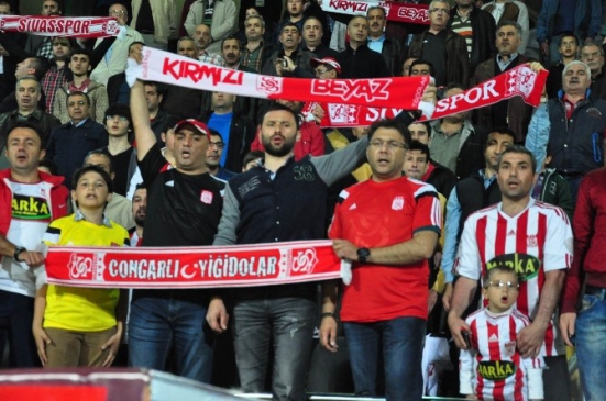 Galatasaray, Medicana Sivasspor'a 2-1 Yenilmesine Rağmen Ziraat Türkiye Kupası'nda Finale Yükseldi