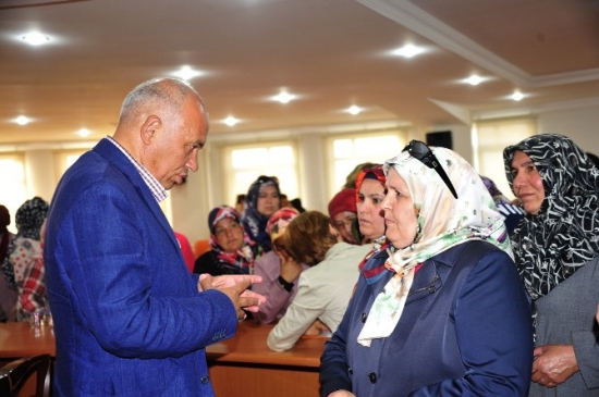 Karaman'da AK Parti Kadın Kolları, Belediye Başkanı Ertuğrul Çalışkan'a Ziyaret Gerçekleştirdi