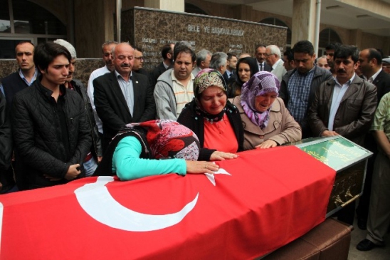 Zonguldak Ereğli'de Boğularak Hayatını Kaybeden Nikah Memuru İçin Tören Düzenlendi
