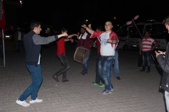 Çanakkale Çan'da Asker Adayları Davul Zurna Eşliğinde Uğurlandı