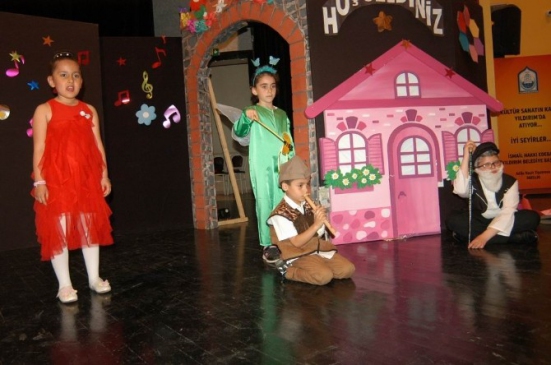 Yıldırım Belediyesi Adile Naşit Tiyatrosu'nda Mezuniyet Töreni Gerçekleşti