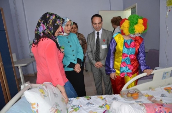 Bartın Devlet Hastanesi'nde Hasta Çocuklar İçin Kütüphane Hizmete Girdi