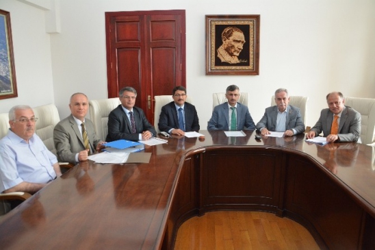 Manisa Şehzadeler'de Kiraz Alım Merkezi ve AR-GE Bahçeleri İçin Protokol İmzalandı