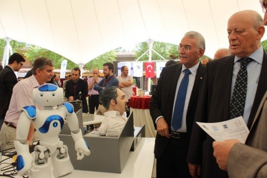 Eskişehir'de ESOGÜ ve ESO Tarafından Düzenlenen Proje Fuarı 2015 Törenle Açıldı