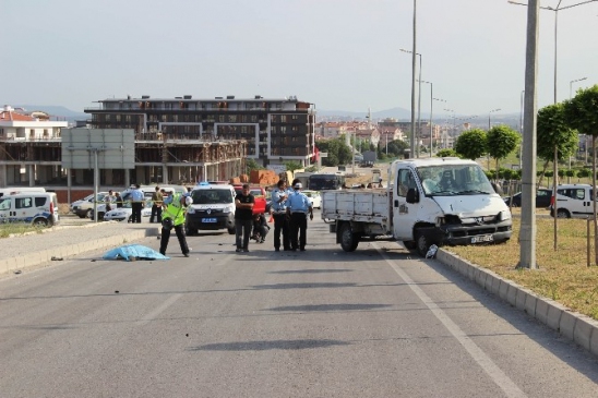 Çanakkale Kepez'de Gerçekleşen Trafik Kazasında 1 Kişi Hayatını Kaybetti