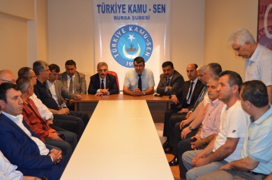 Bursa'da MHP Genel Sekreteri Büyüktaman, Türkiye Kamu-Sen'i Ziyaret Etti