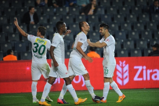 Bursaspor, Fenerbahçe'yi 3-0 Yenerek Finale Yükseldi