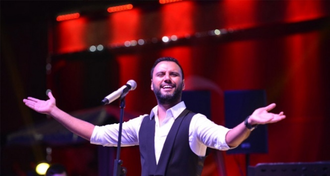 Fenerbahçe'nin Kadıköy'de Bursaspor'a 3-0 Yenilmesinin Ardından Alişan'dan İsmail Kartal'a Sert Sözler Geldi