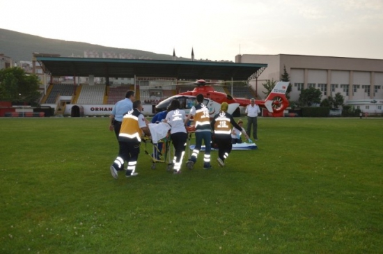 Bursa Orhangazi'de Bisikletiyle Karşıdan Karşıya Geçerken Araç Çarptı